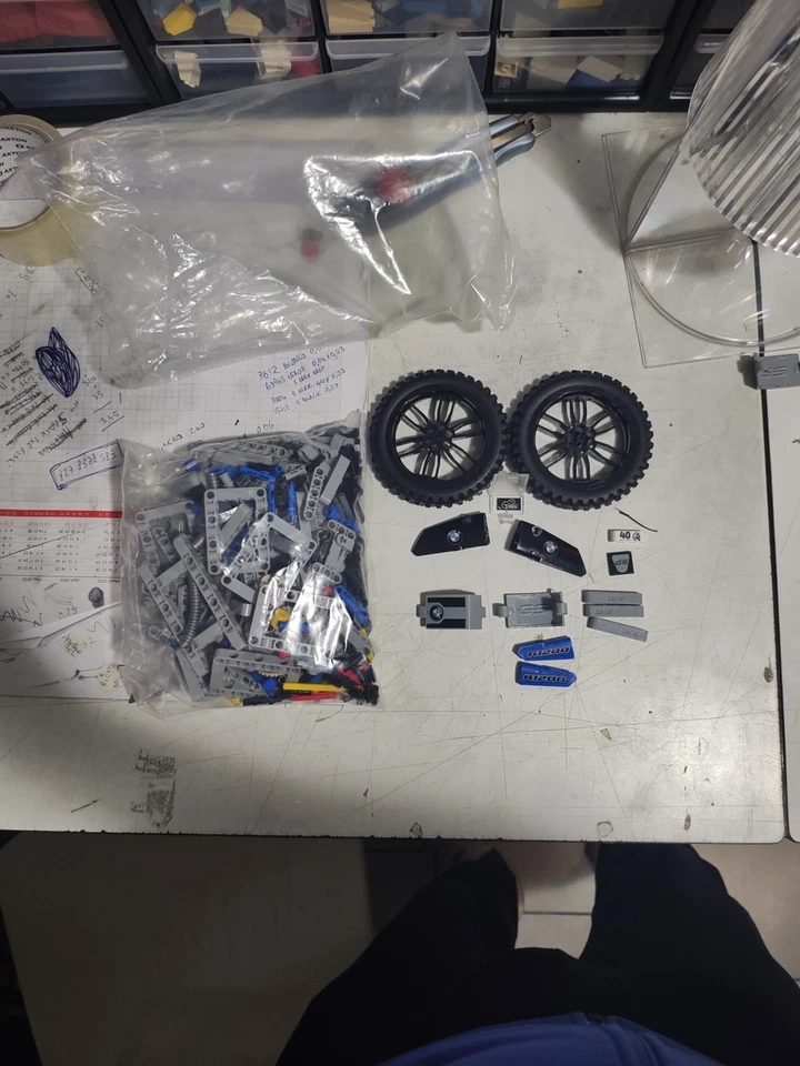 LEGO 42063, foto 1 di 2