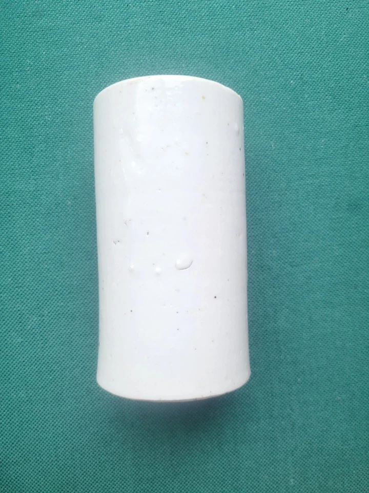 Maceta de porcelana rosa familiar china con florero y motivo de loto, c. 1900 Foto 3 de 4