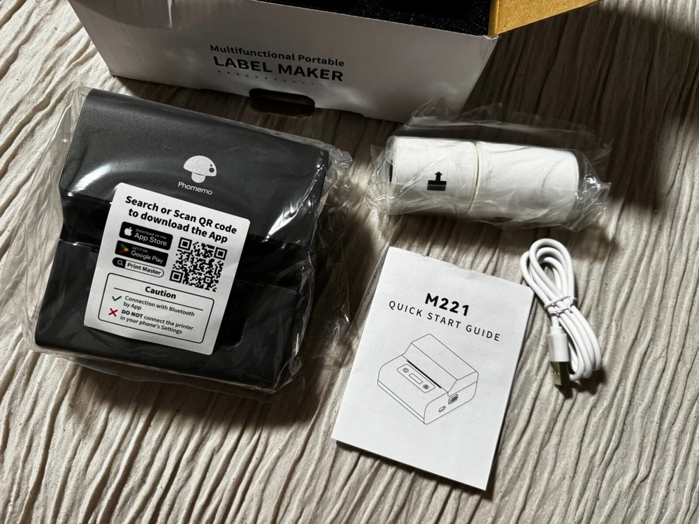Portable Bluetooth Label Maker M221 Brand New High Quality Portable Bluetooth Label Maker M221 Brand New High Quality
