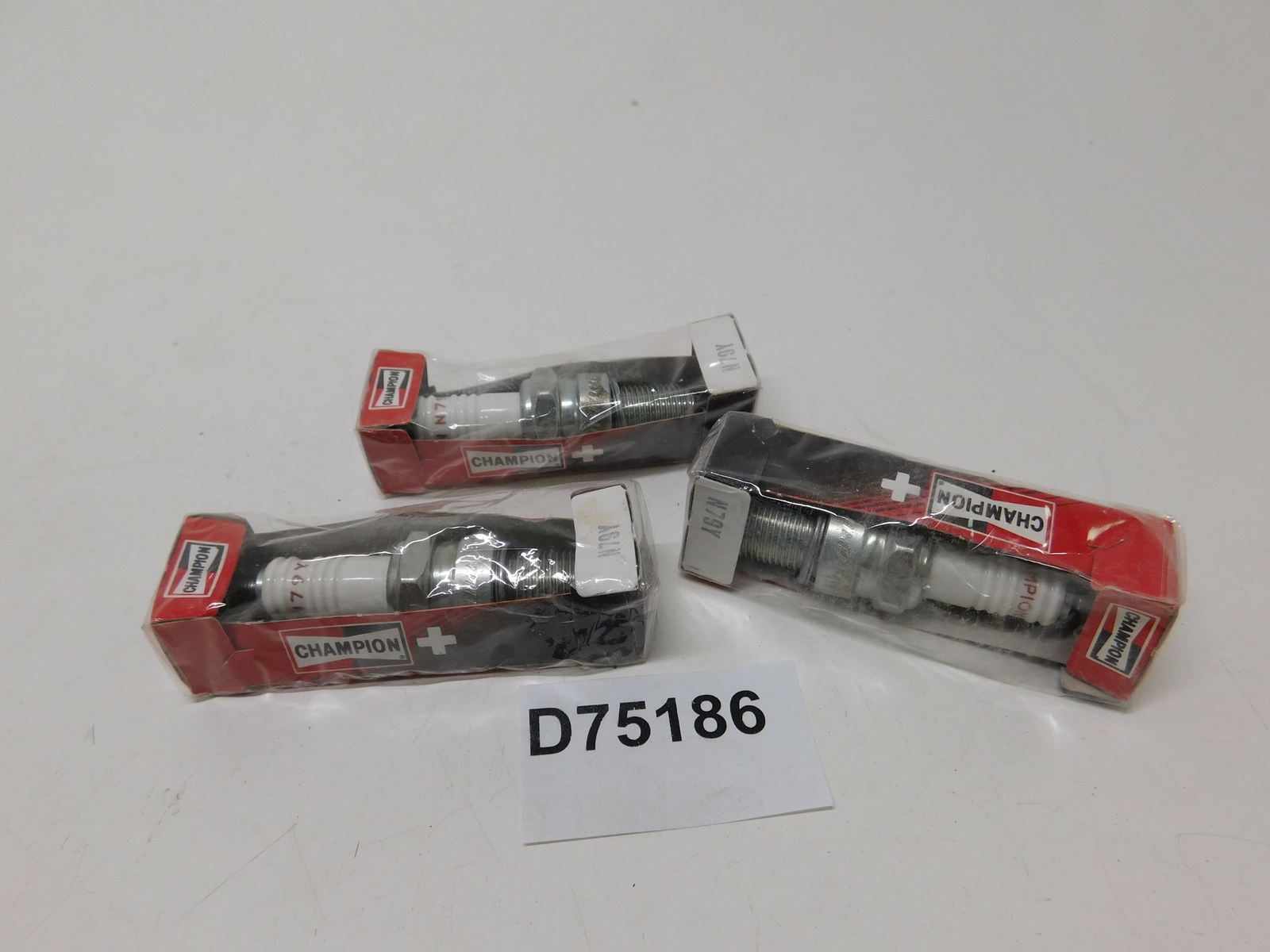 3 Pieces Spark Plug Champion for Volkswagen Passat N79Y