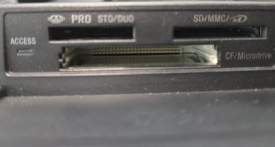 Sony S-Frame DPF-D70 7" Digital Photo Frame - Image 3 of 4