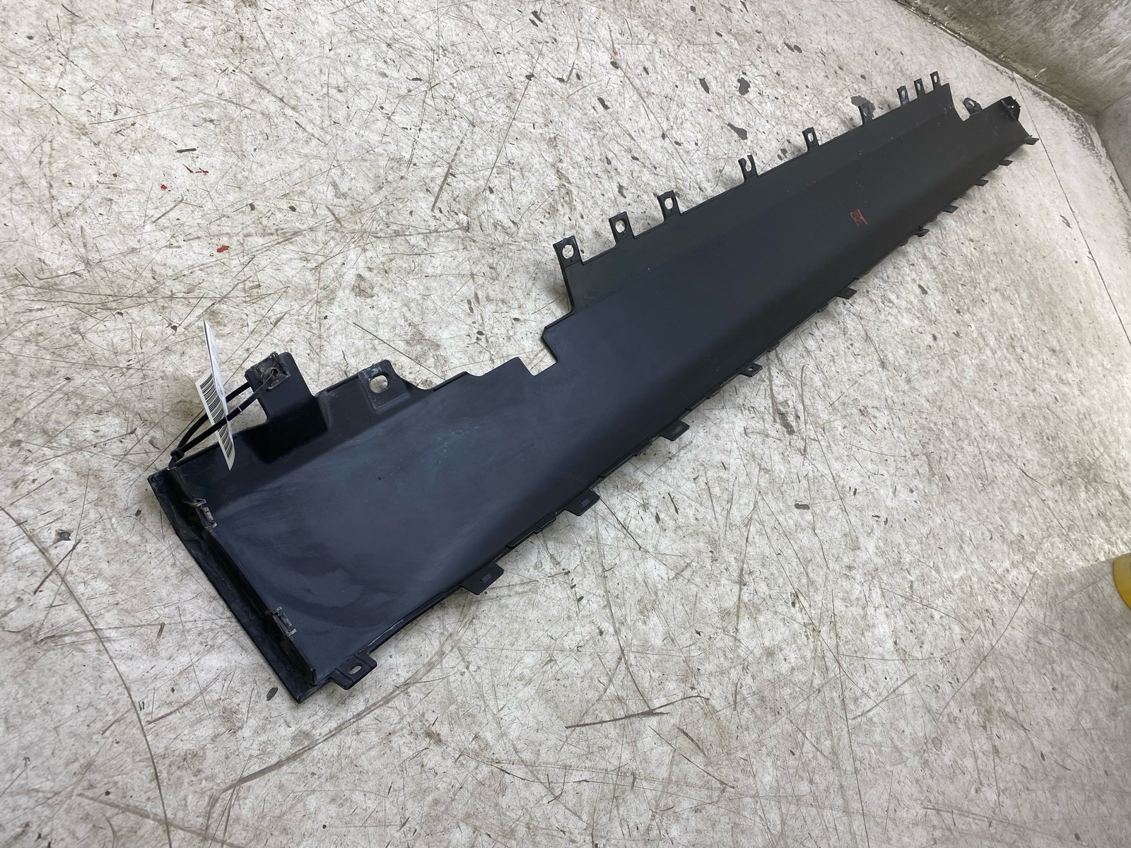 2020-2025 ASTON MARTIN DBX OEM RH RIGHT SIDE SILL APPLIQUE MOLDING MY83-10608
