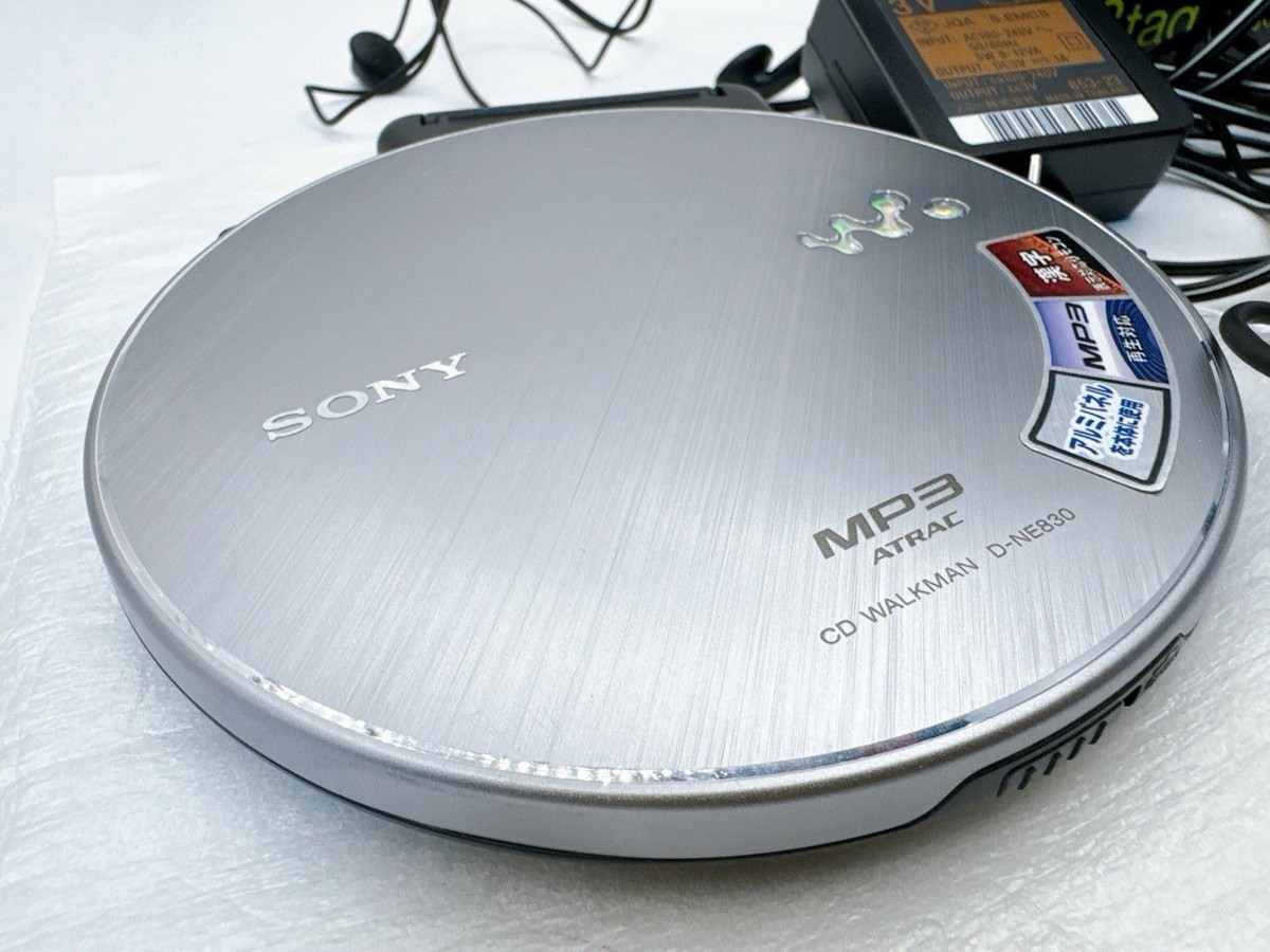 SONY D-NE830 CD Walkman Portable Player MP3 Silver ATRAC3