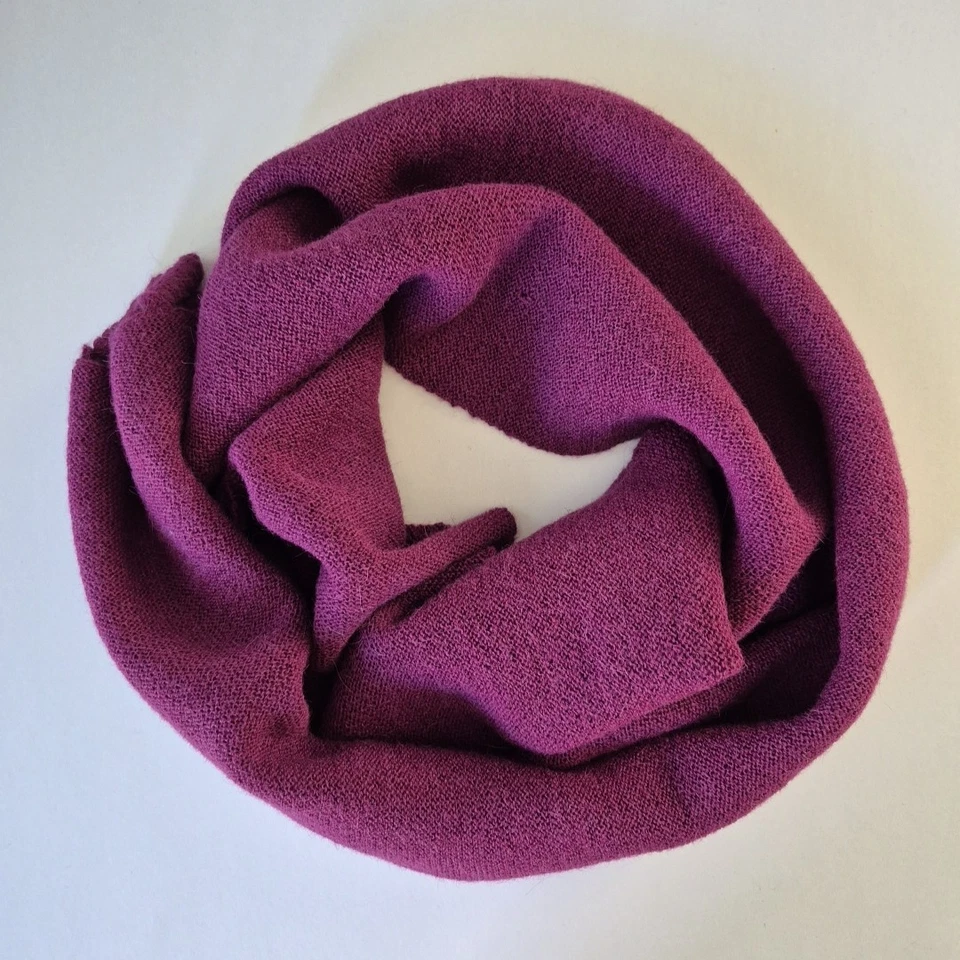 Purple 100% Alpaca Wool Soft Rectangular Neck Scarf w Fringe Womens NWOT - Image 4 of 4