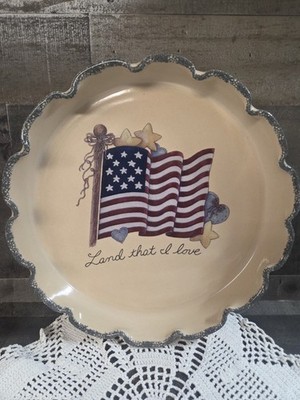 Home And Garden Party AMERICANA Round Fluted Baking Dish 'Land That I Love' 13 D