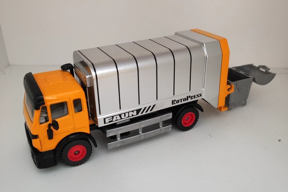 MERCEDES CAMION POUBELLE BENNE SIKU REF 2931 LONG 20 CM - Photo 2/2