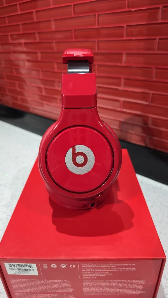 Beats Pro by Dr. Dre - Lil Wayne Red Studio Over-Ear Headphones (Super Rare), photo 3 of 5
