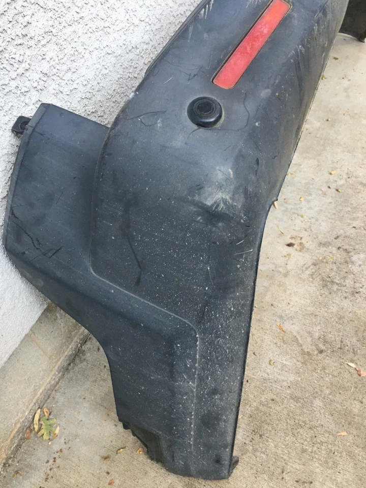 Para-choque traseiro Land Rover LR3 2005-2009 OEM preto - Imagem 2 de 4