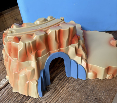 KidKraft Toy Train Mountain Tunnel Plastic FREE SHIPPING