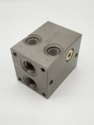 Daubert-Cromwell LC 0818 Metal-Guard Daman Hydraulic Manifold Block