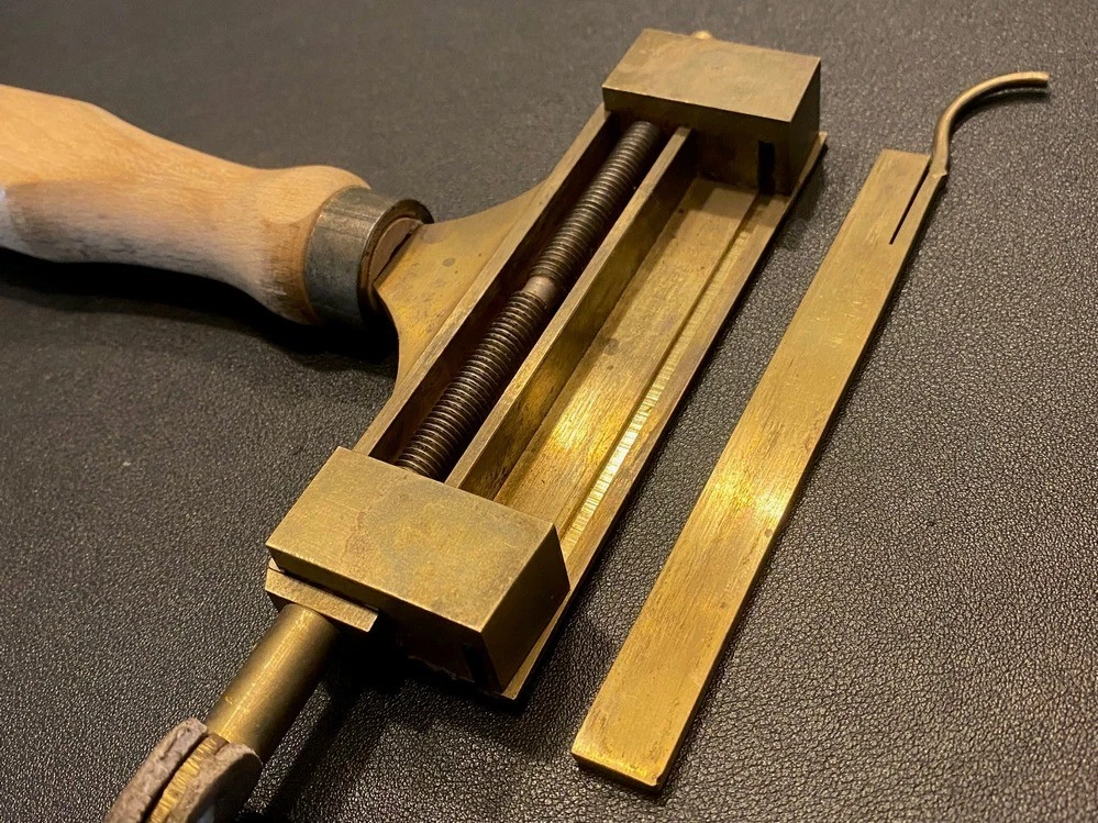 Handschriftkasten Handvergolden Flachkegel / Hochkegel Letternhalter Buchbinder!
