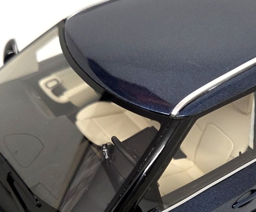 DNA 1/18 Saab 9-5 Sportcombi Metallic Blue (Windscreen) Resin Model Car - Picture 8 of 12