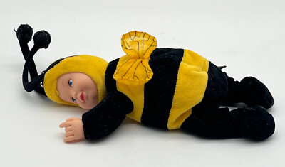Puppe Anne Geddes Baby im Tierkostüm Biene - liegend - ca. 22 cm lang