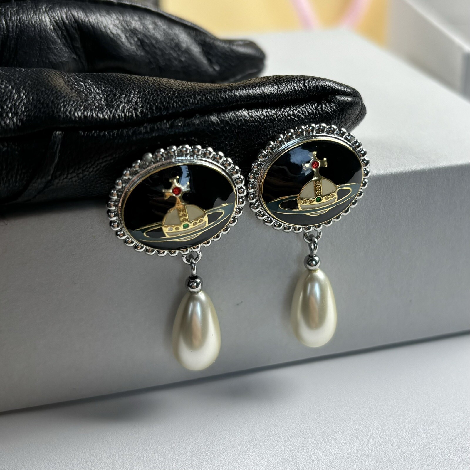 Vivienne Westwood Nana Drop Pearl Earrings Silver Orb Set With Box