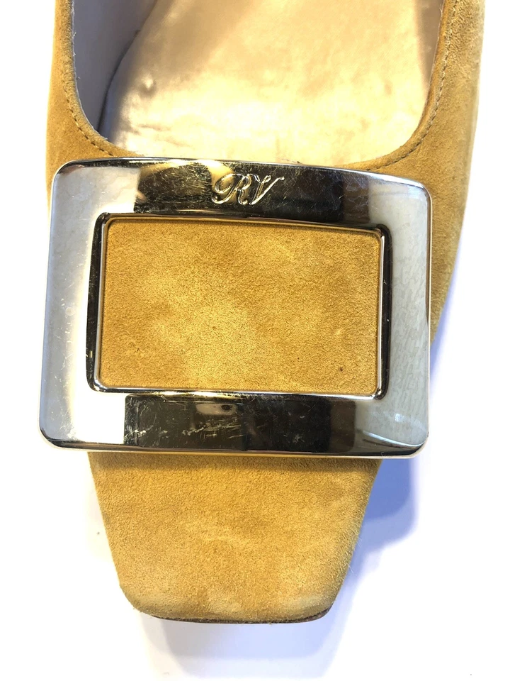 Auténticos zapatos ROGER VIVIER amarillo gamuza logotipo clásico talla 37 venta al por menor $695 Foto 3 de 4