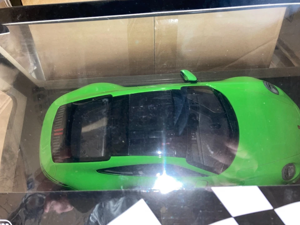 MINICHAMPS 1:18 PORSCHE 911 992 CARRERA 4S GREEN LIMITED ED. 312 PCS SHIP. WORLD - Immagine 4 di 4