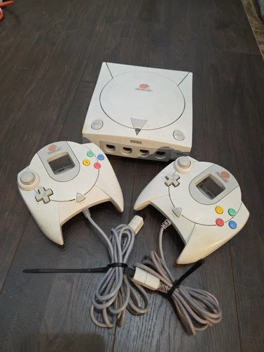 SEGA DREAMCAST HKT - 3020 1999 UNTESTED  GAME CONSOLE 2 CONTROLLERS