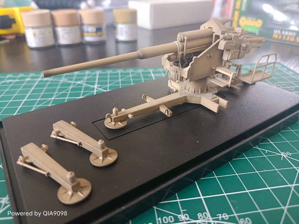 New 1/72 WWII German 128mm FLAK40 With Kreuzlafette 1944 Desert Color Model - Image 2 of 4