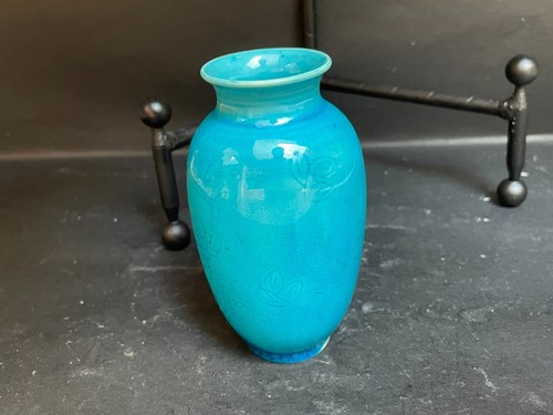 4.25" Turquoise Blue Vase Carved Floral Design Republic Period - Picture 4 of 6