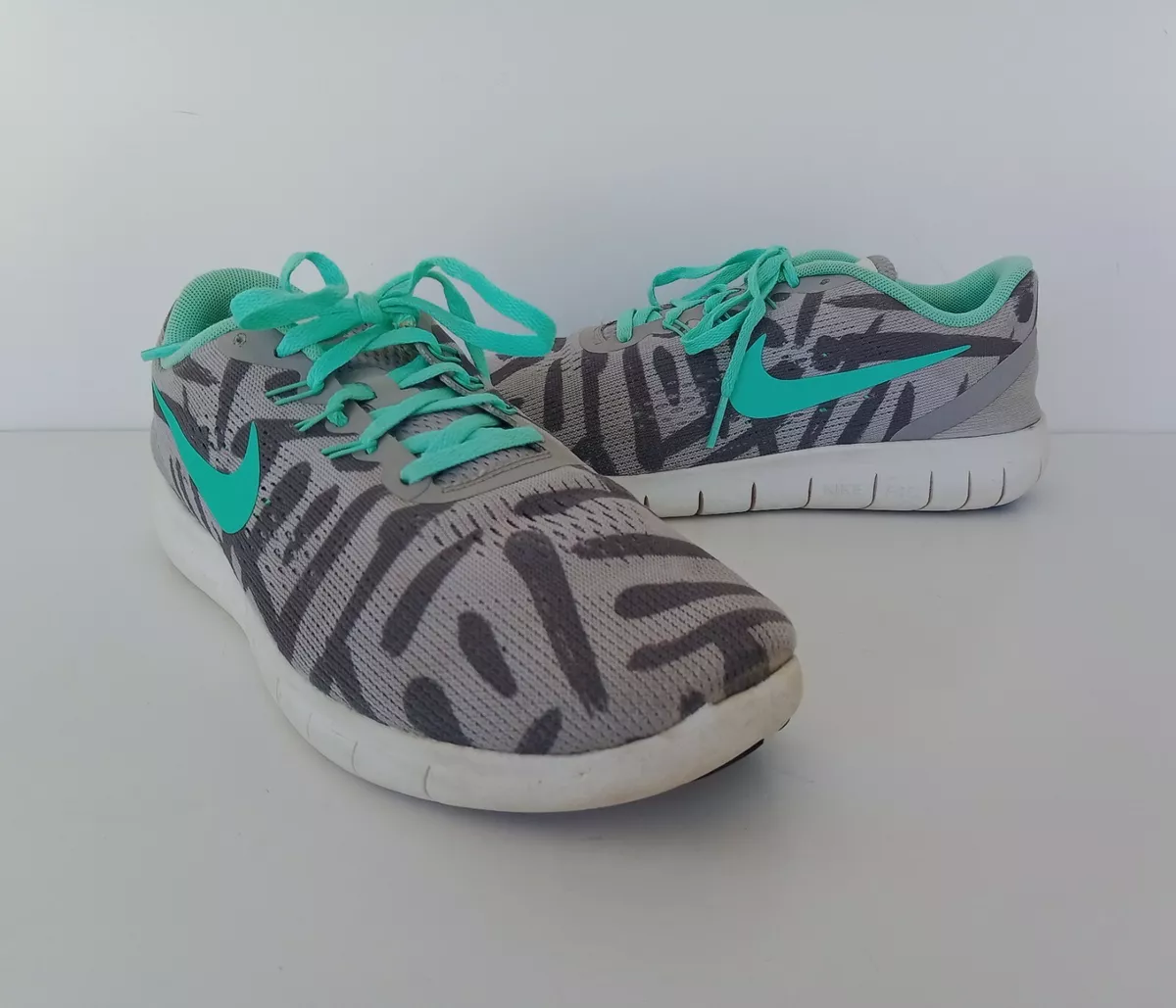 Nike ID Free Running Shoes Sneakers 880094 991 Girls Youth Size 6 Gray Aqua