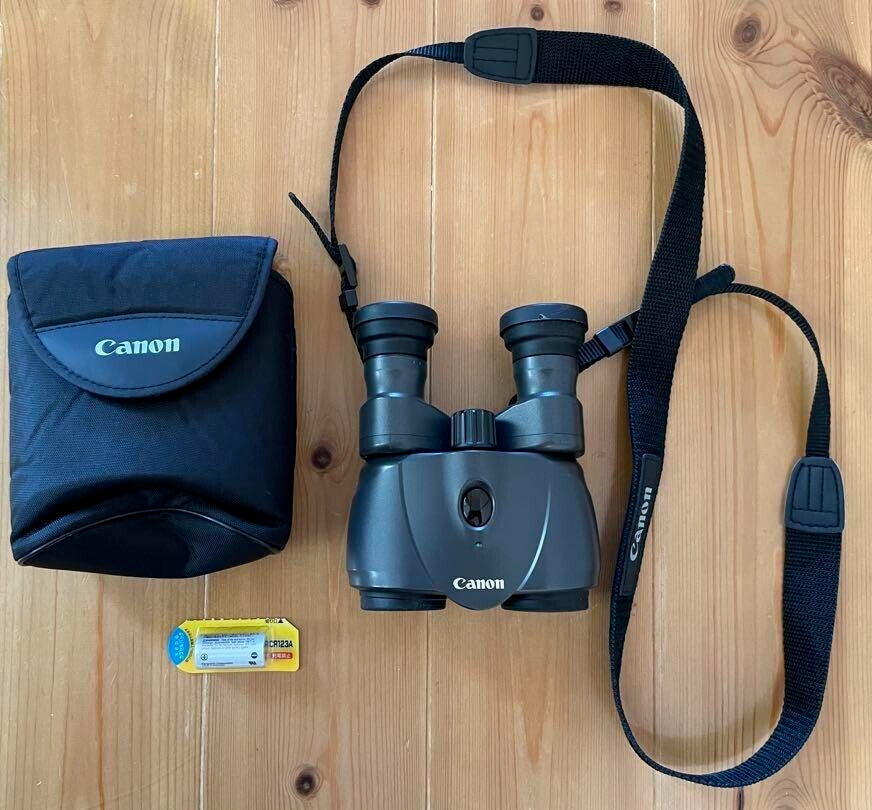 Canon Binoculars 8x25 IS Black K10852 With Cannon Strap