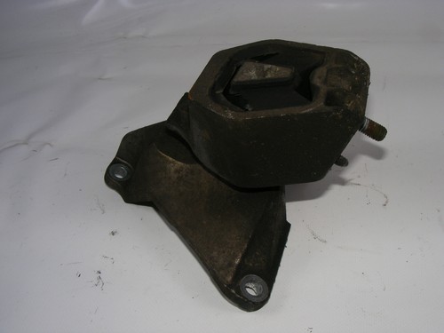 Audi A6 C4 Getriebehalter für Automatikgetriebe 4A0399114D