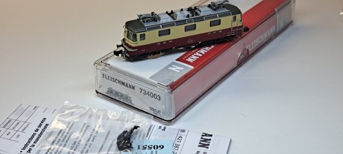 Fleischmann N 732400SBB Re 4/4 11251 di 2° Serie, livrea TEE rosso/crema - Foto 5 di 10