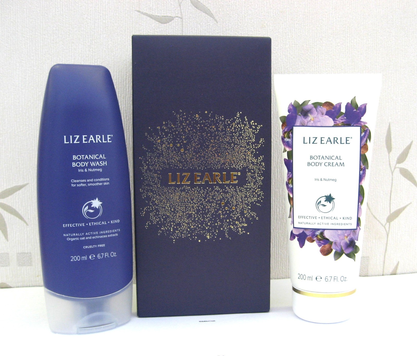 Liz Earle Botanical Body Cream & Body Wash Set Boxed  - Iris & Nutmeg