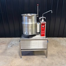 Vulcan 10 Gallon Steam Kettle with Stand, Tilting VEC-10TW Electric 3 Phase 480v
