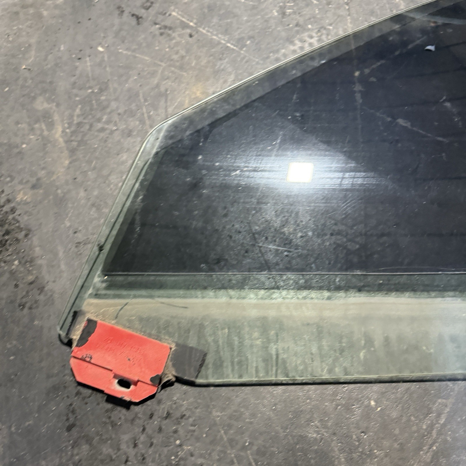 03-12 Maserati Quattroporte Front Left Side Door Window Glass M139
