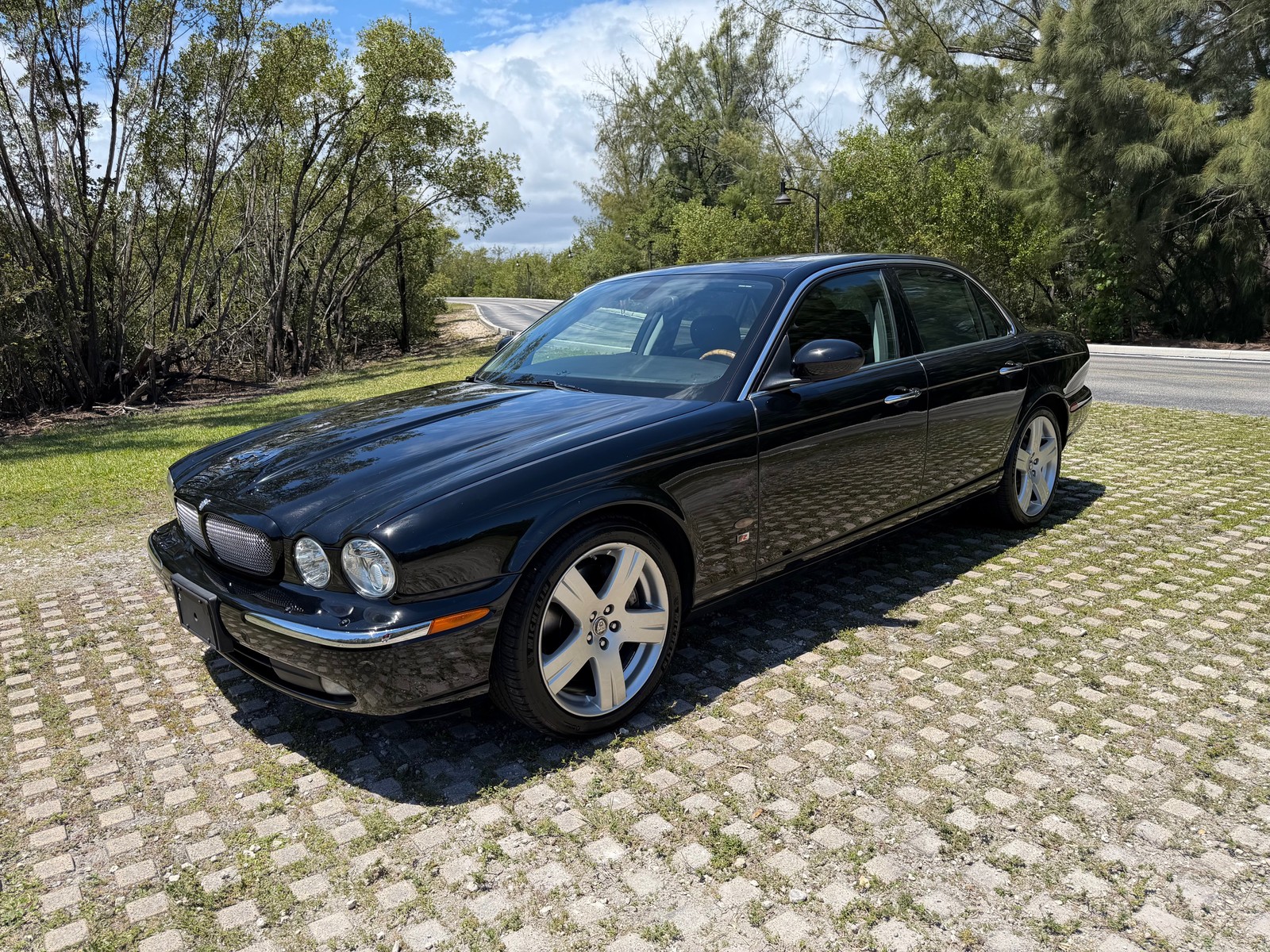 2006 Jaguar XJR