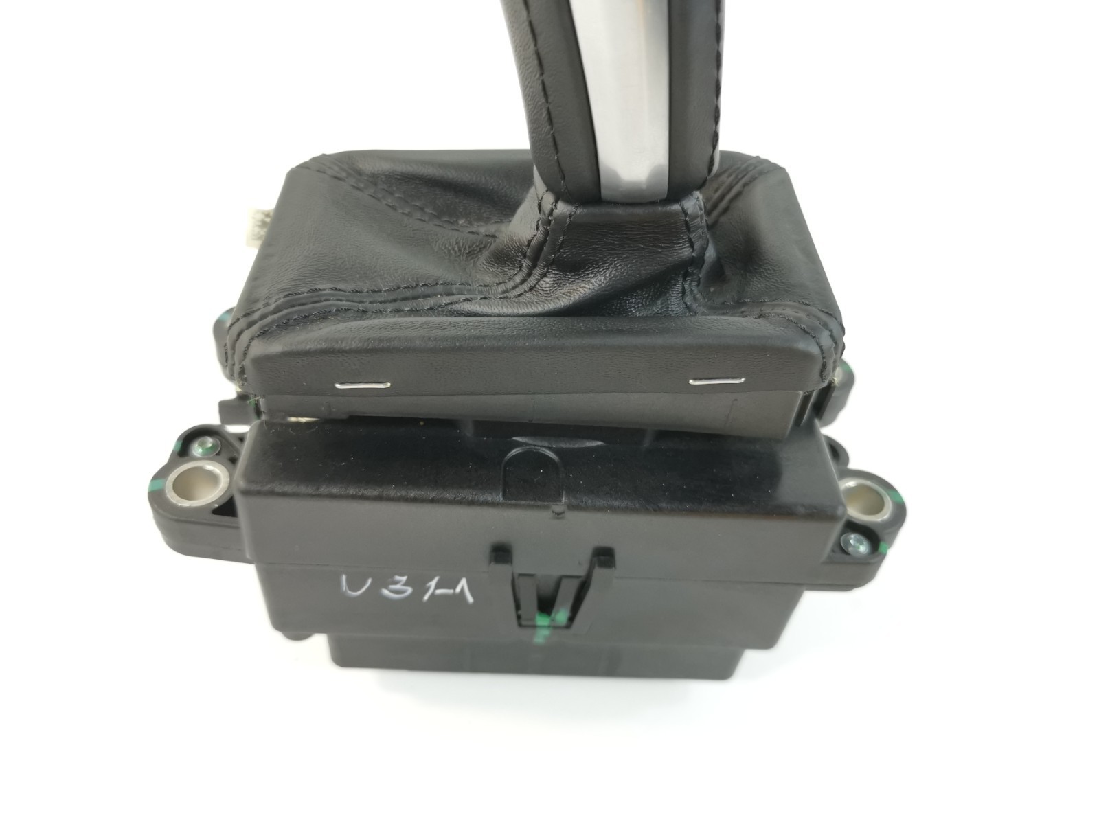 Maserati Ghibli 2019 M156E RWD 3.0 L Gear Shift Shifter Selector 6701263140 OEM