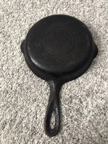 Vtg Griswold Cast Iron Skillet 709 #3 Erie PA Block Logo Teardrop Handle Hanger