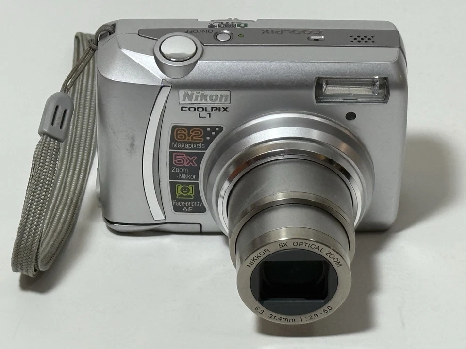 Nikon COOLPIX L1 6.2MP Digital Camera Silver Tested - No SD Card - Image 2 of 4