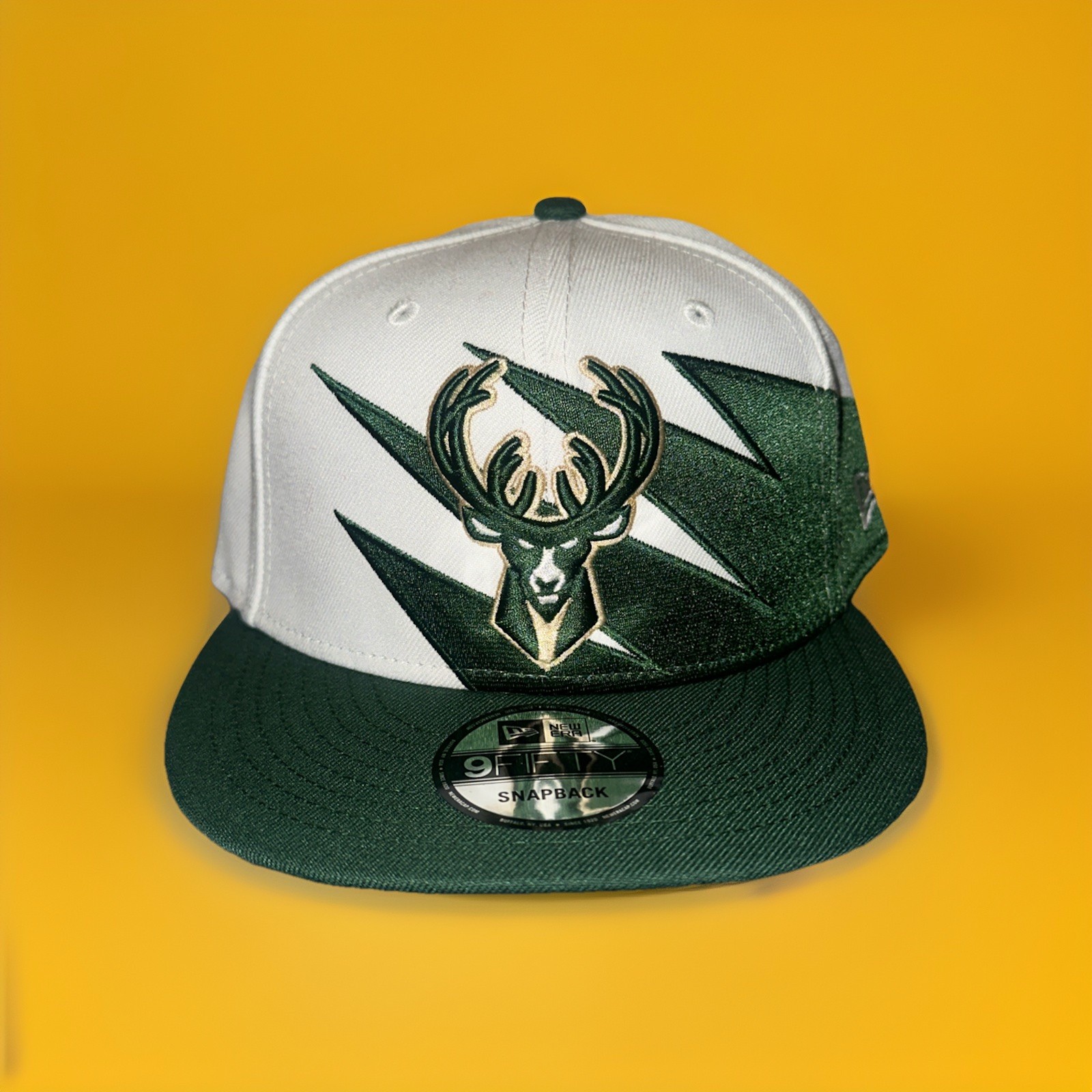 Milwaukee Bucks New Era 9FIFTY Snapback Green White Jagged H