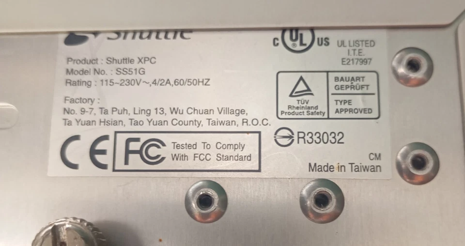 Shuttle XPC SS51G Desktop PC con XP Professional Funzionante  - Immagine 3 di 4