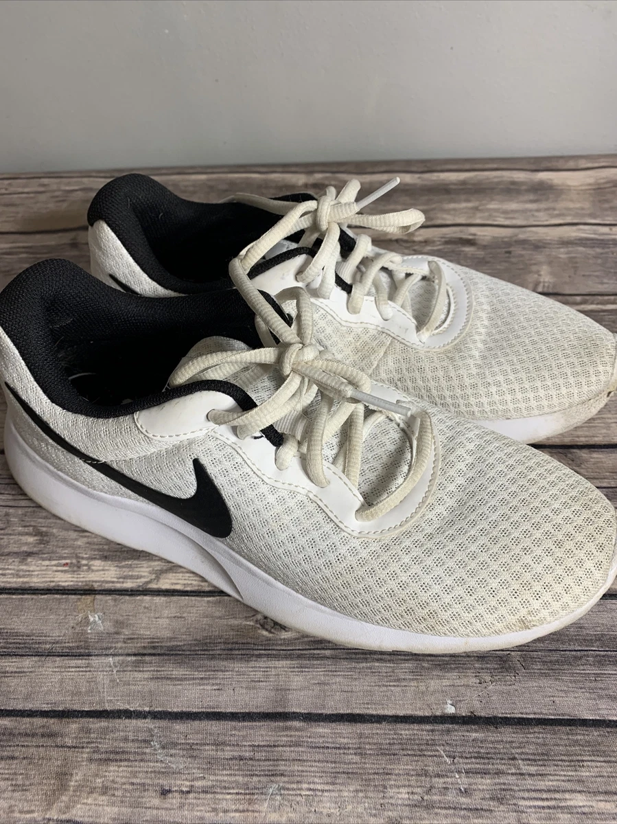 Nike store tanjun sneakers