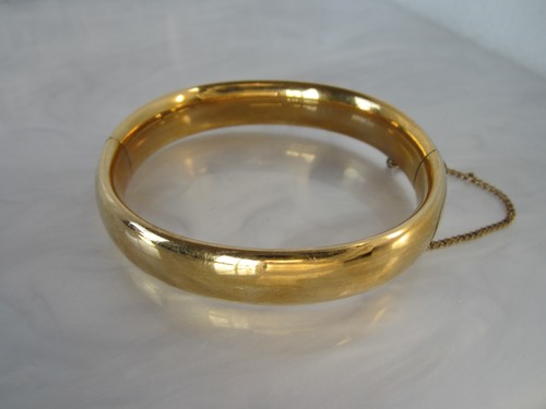 ANTIQUE STAR HALLMARKED ROLLED GOLD CHASED BANGLE BRACELET MONOGRAMMED “EWR"