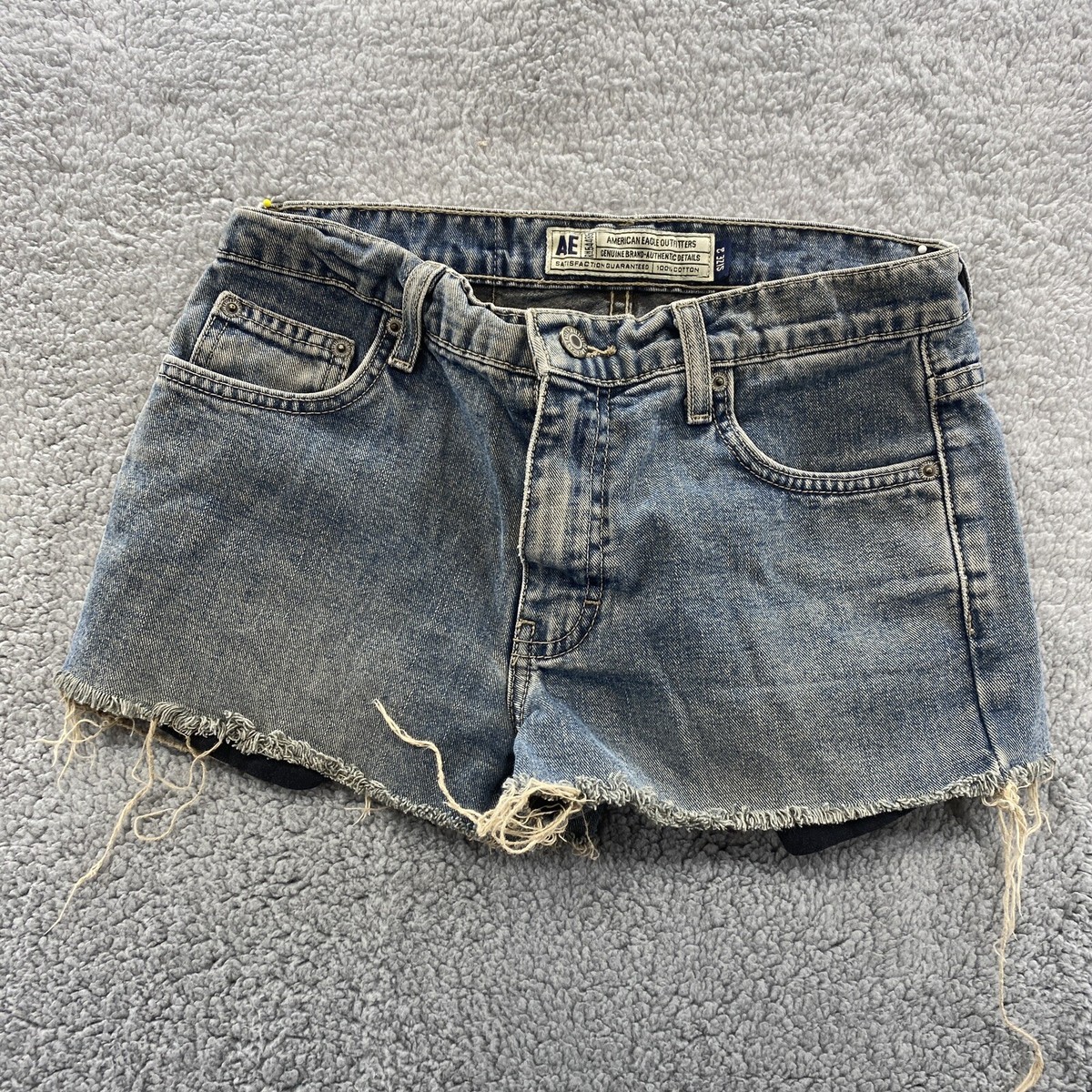 Short Jean American Eagle Taille 2 Avec Motif Boucle Sur Poche - Occasion Très Bon état