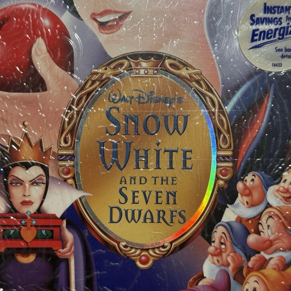 Snow White Seven Dwarfs Disney VHS 2001 Platinum Ed. SEALED w/ Book & Watermarks - Image 2 of 4