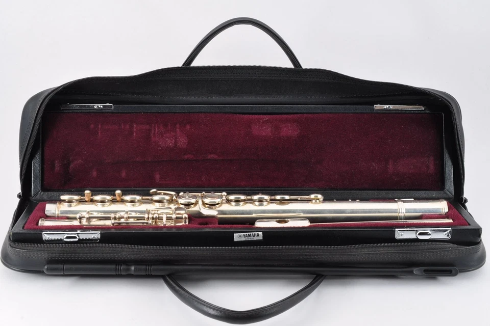 Flauta Yamaha YFL-514 plateada con estuche rígido hecha en Japón usada de Japón #024272 Foto 2 de 4