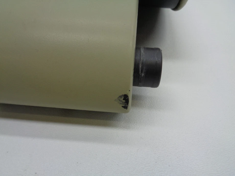 Кожаная крышка подлокотника в сборе бежевая для центральной консоли Volvo XC60 10–13 годов от оригинального производителя AK241139 - Изображение 4 из 4