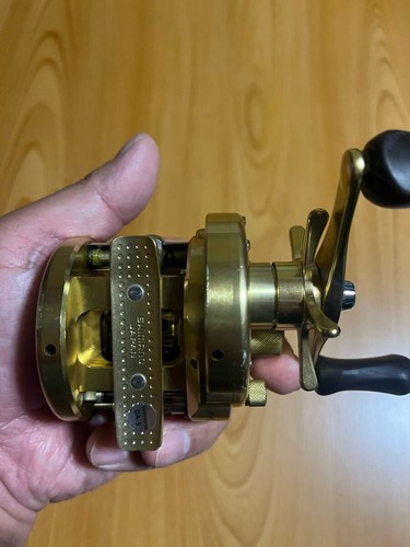 Shimano 00 CALCUTTA CONQUEST 201 Left Bait Casting Reel - Picture 4 of 4