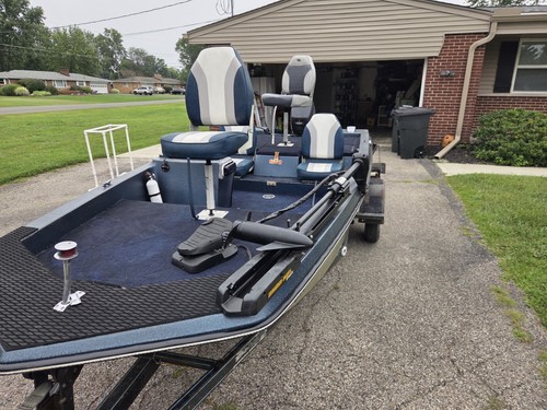 1986 Procraft 15' Evinrude 4 Stroke 9.9 ,New Carburetor Impeller Live Well Pump