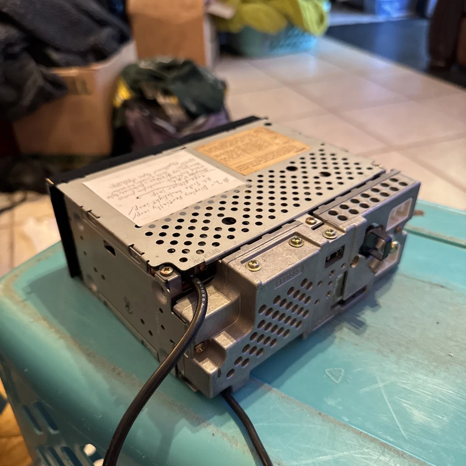 Mazda Miata MX-5 1992-1995 NA OEM Panasonic 1267 radio AM/FM con reproductor de cassette Foto 3 de 4