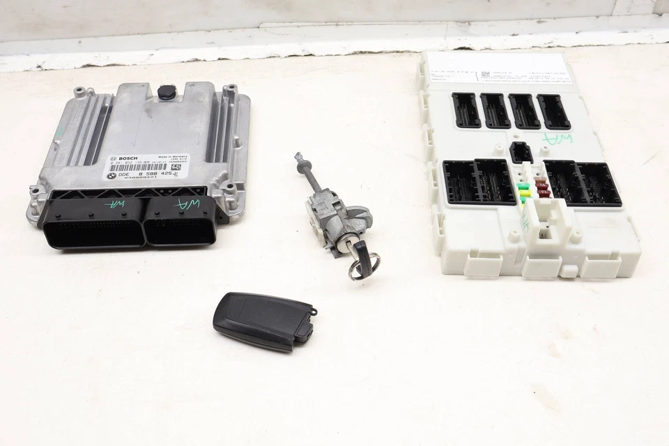 BMW 535D 2015-2016 - ECU DME / módulo FEM / cilindro de bloqueo con llave 8588425 Foto 2 de 4