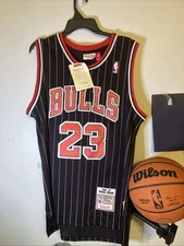 Michael Jordan Chicago Bulls Jersey Mitchell & Ness 1996-97 Hardwood Classics 40
