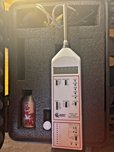 Quest Model 1800 Precision Impulse Sound Meter and Model OB-100 Filter Set