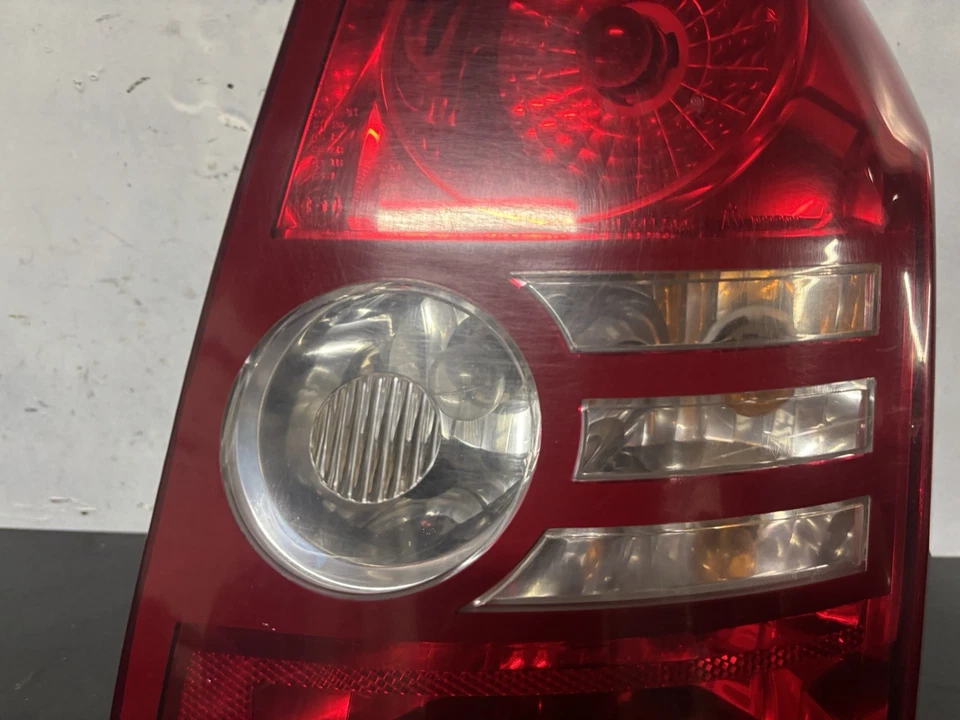 2008 CHRYSLER 300 RIGHT  PASSENGER SIDE  Rear Tail Light OEM - Image 3 of 4