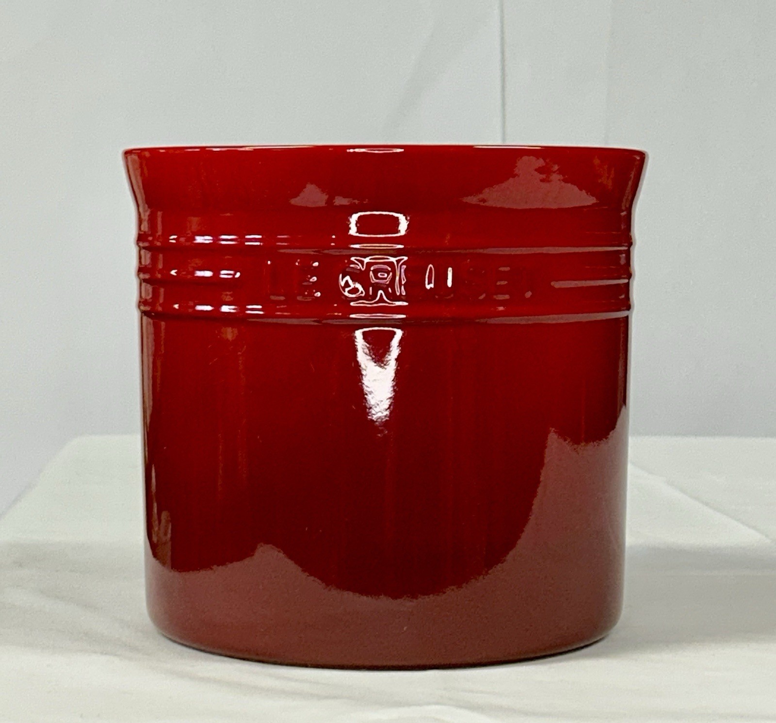 Le Creuset Stoneware Large 2-3/4-QUART Utensil Crock Red Ombré Stoneware